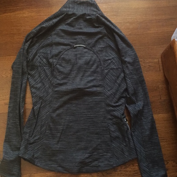 Athleta top. - Picture 3 of 3